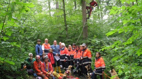 Rettungsübung in der Eichberghöhle